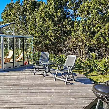 Three-bedroom In بيت للعطل Rødby