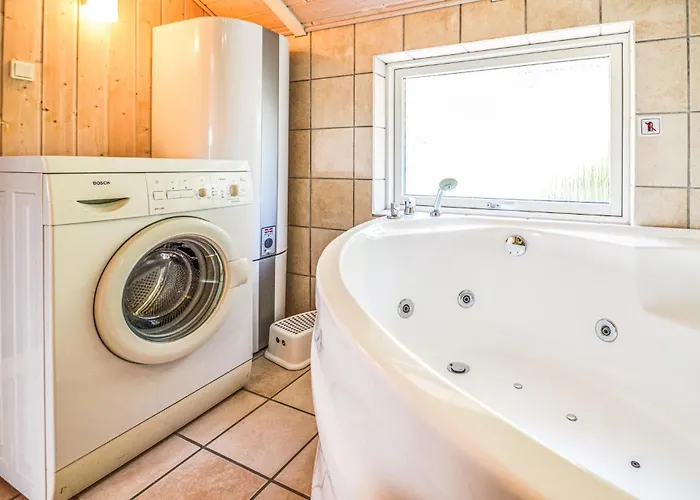 Three-bedroom In بيت للعطل Rødby