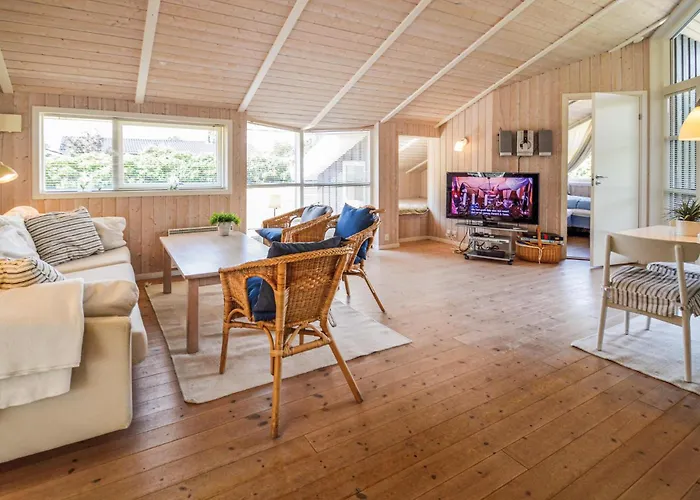 بيت للعطل Three-bedroom In *